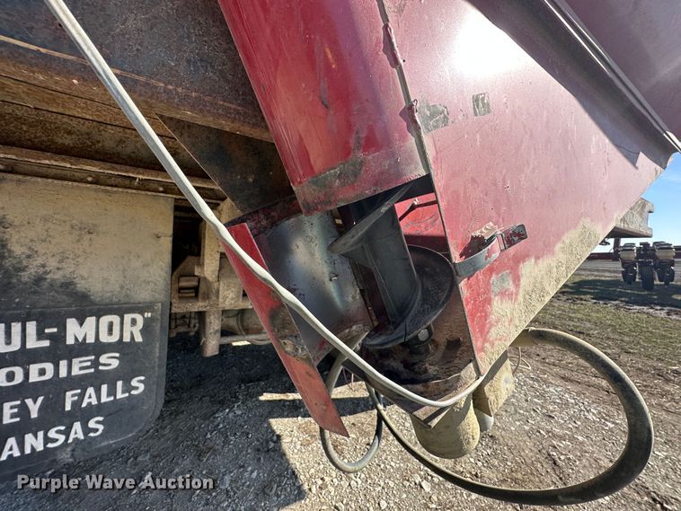 image for item DR5027 1966 Ford F750  grain truck