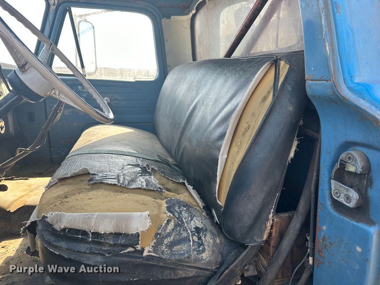image for item DR5027 1966 Ford F750  grain truck