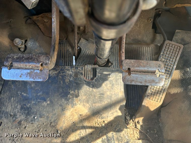 image for item DR5027 1966 Ford F750  grain truck