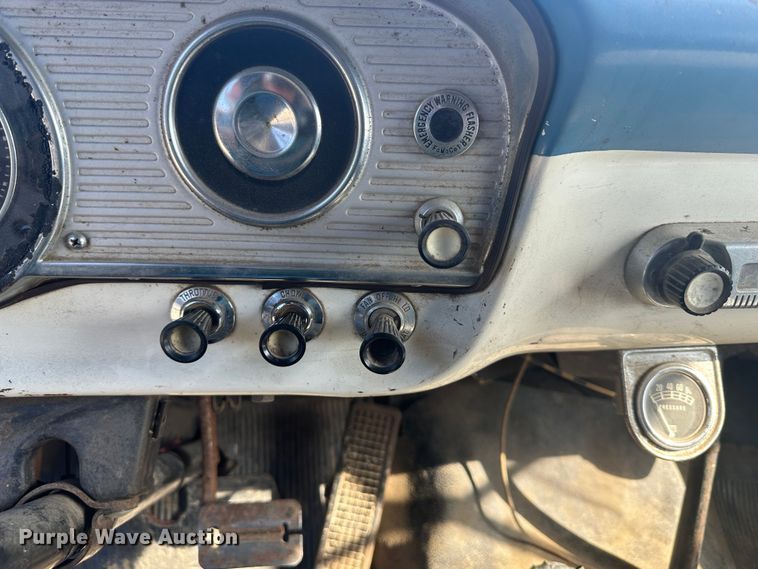 image for item DR5027 1966 Ford F750  grain truck