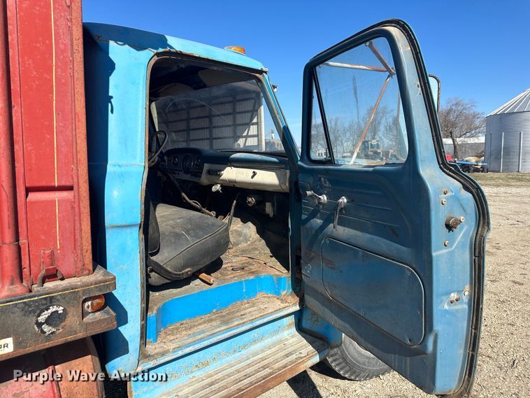 image for item DR5027 1966 Ford F750  grain truck