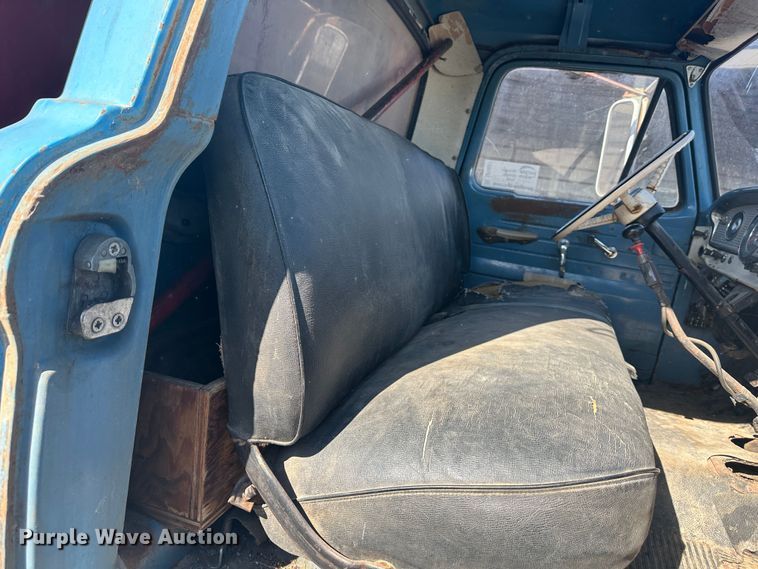 image for item DR5027 1966 Ford F750  grain truck