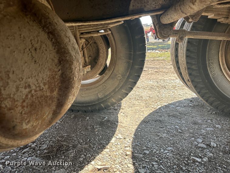 image for item DR5027 1966 Ford F750  grain truck