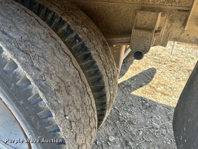 image for item DR5027 1966 Ford F750  grain truck