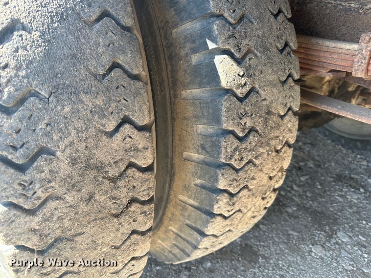 image for item DR5027 1966 Ford F750  grain truck