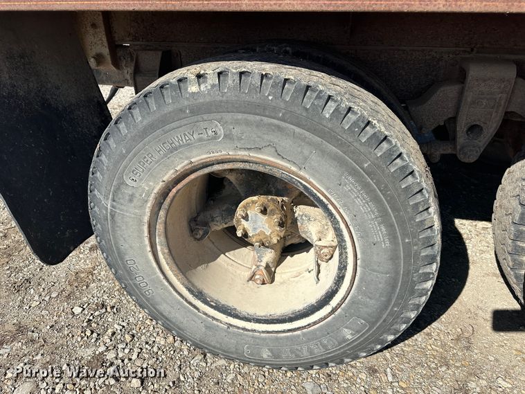 image for item DR5027 1966 Ford F750  grain truck