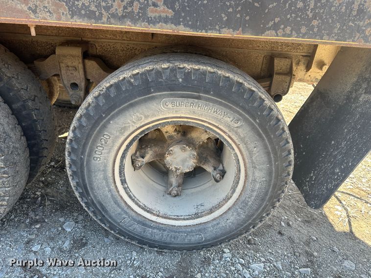 image for item DR5027 1966 Ford F750  grain truck