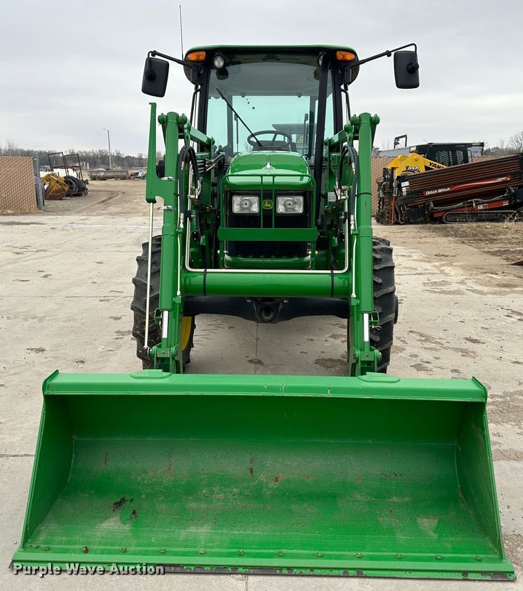 image for item DR5034 2007 John Deere 5225  MFWD tractor
