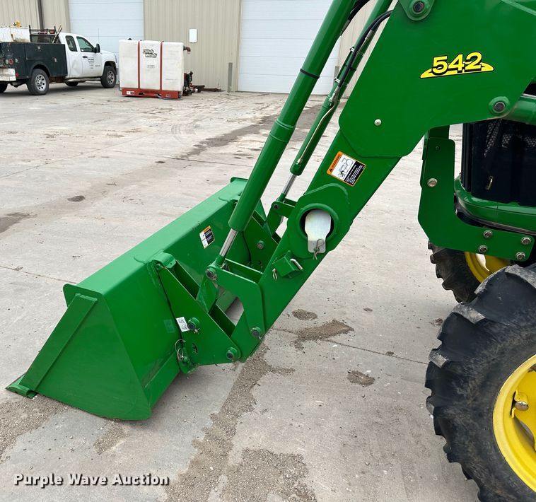 image for item DR5034 2007 John Deere 5225  MFWD tractor