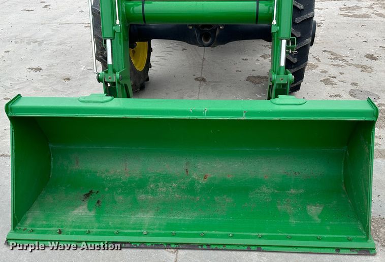 image for item DR5034 2007 John Deere 5225  MFWD tractor