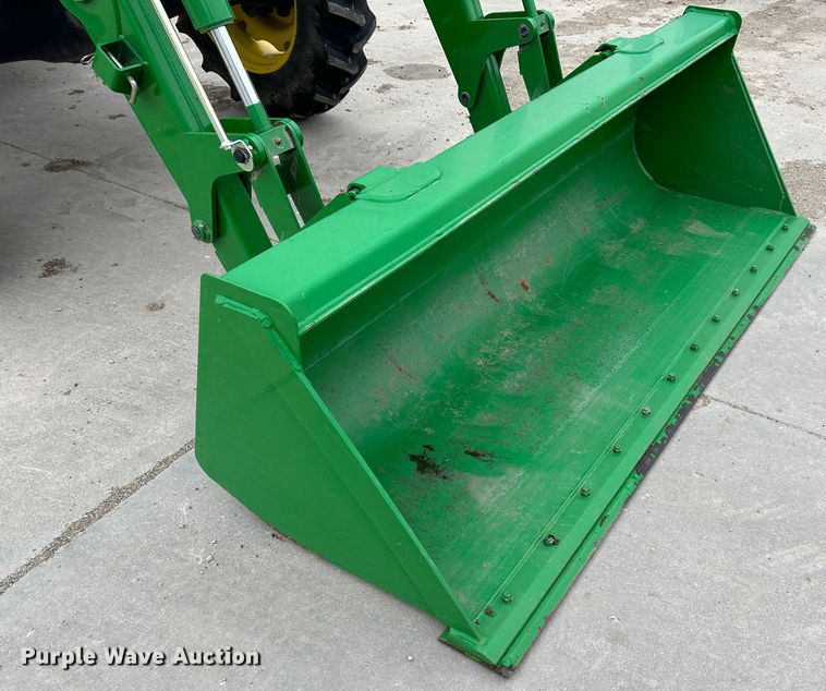 image for item DR5034 2007 John Deere 5225  MFWD tractor