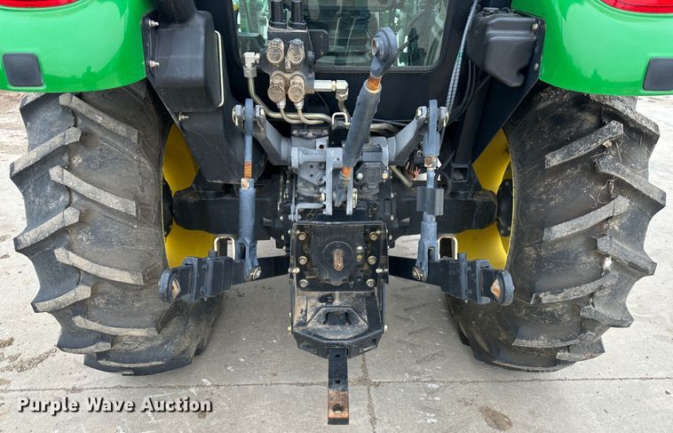 image for item DR5034 2007 John Deere 5225  MFWD tractor