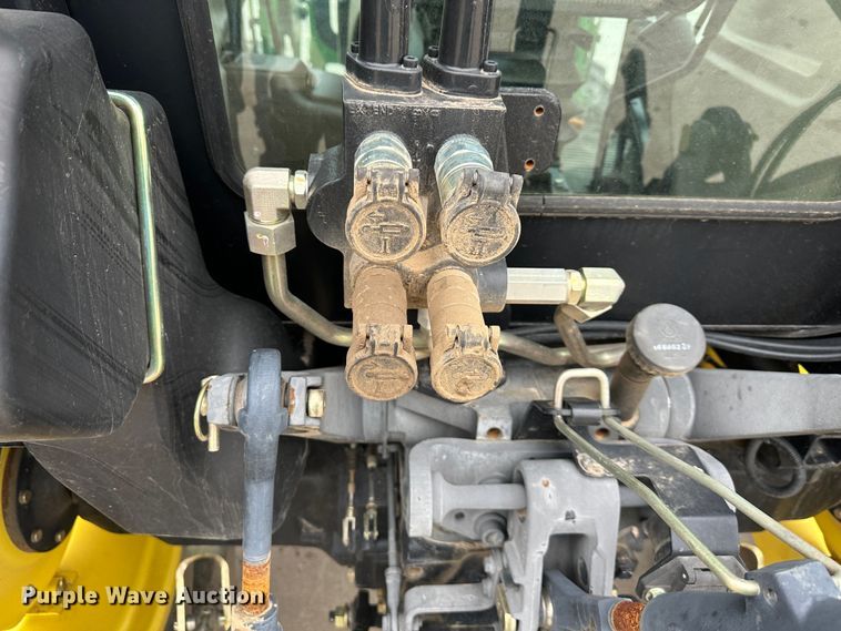 image for item DR5034 2007 John Deere 5225  MFWD tractor