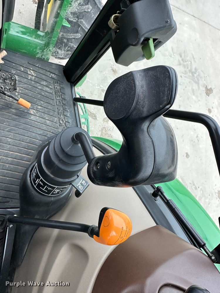 image for item DR5034 2007 John Deere 5225  MFWD tractor