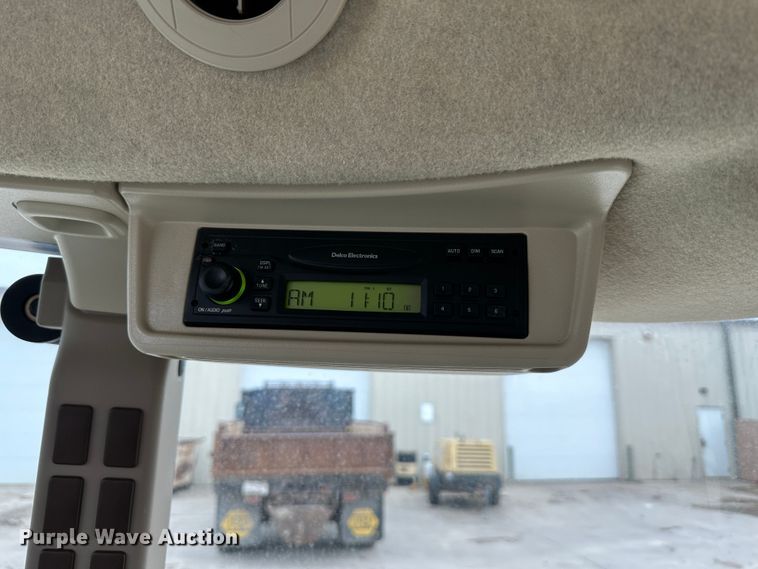 image for item DR5034 2007 John Deere 5225  MFWD tractor