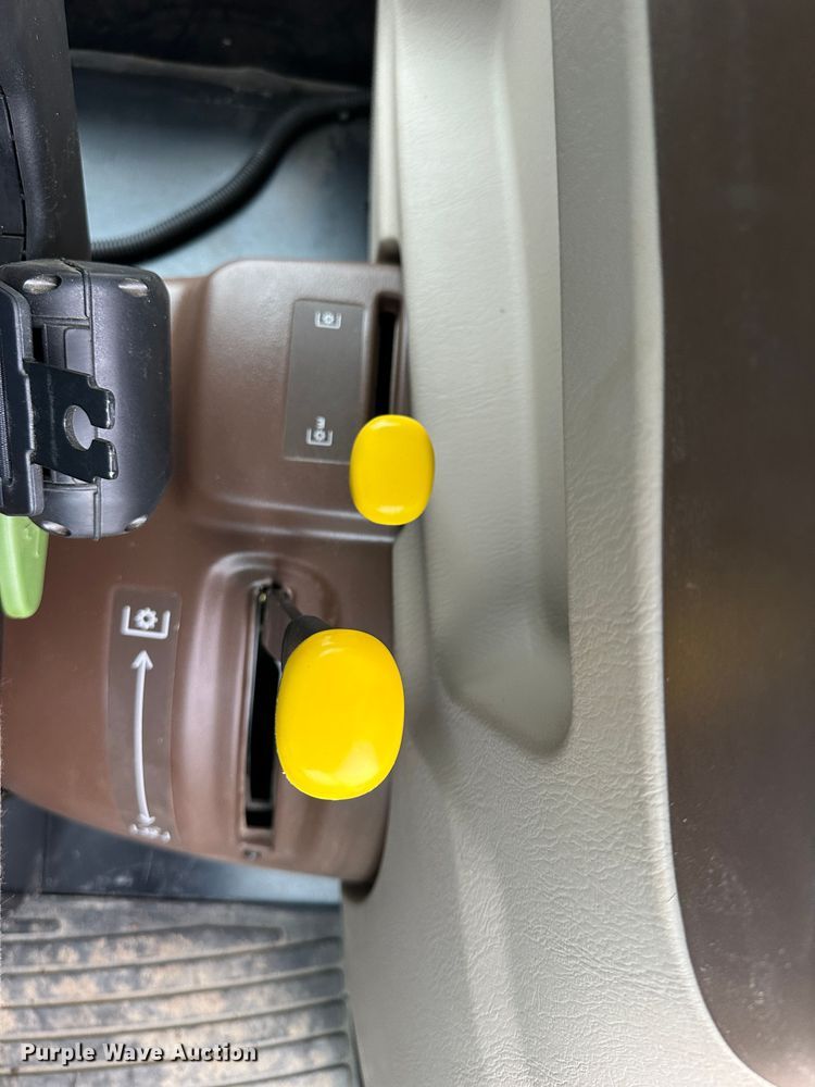 image for item DR5034 2007 John Deere 5225  MFWD tractor