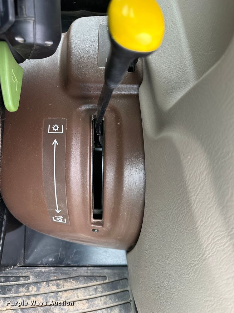 image for item DR5034 2007 John Deere 5225  MFWD tractor