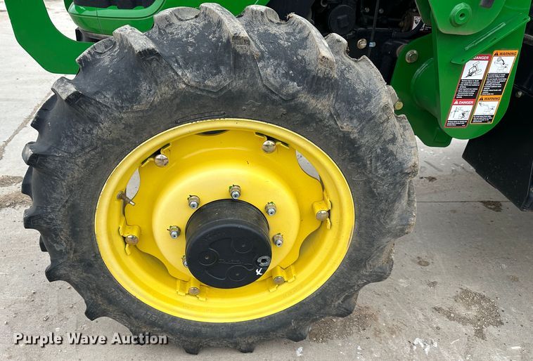 image for item DR5034 2007 John Deere 5225  MFWD tractor