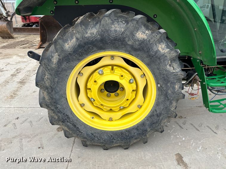 image for item DR5034 2007 John Deere 5225  MFWD tractor
