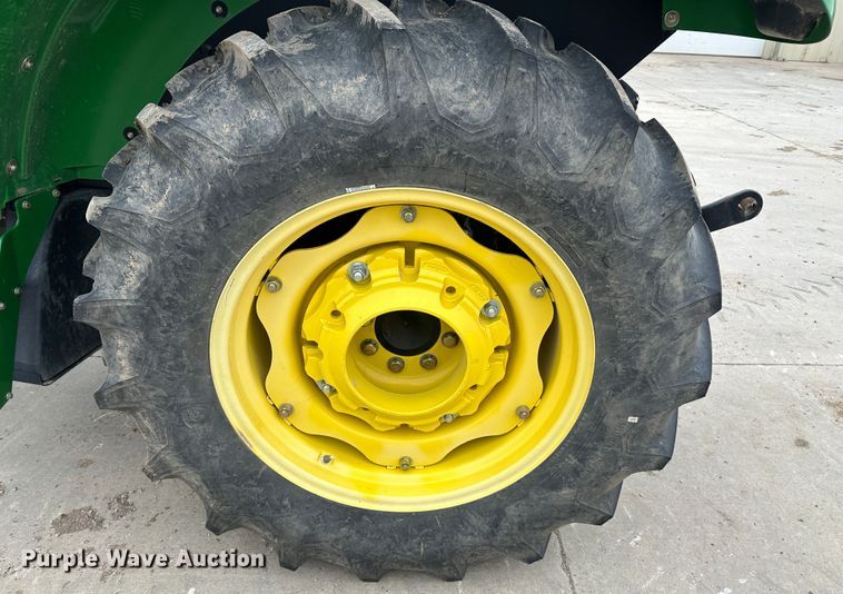 image for item DR5034 2007 John Deere 5225  MFWD tractor