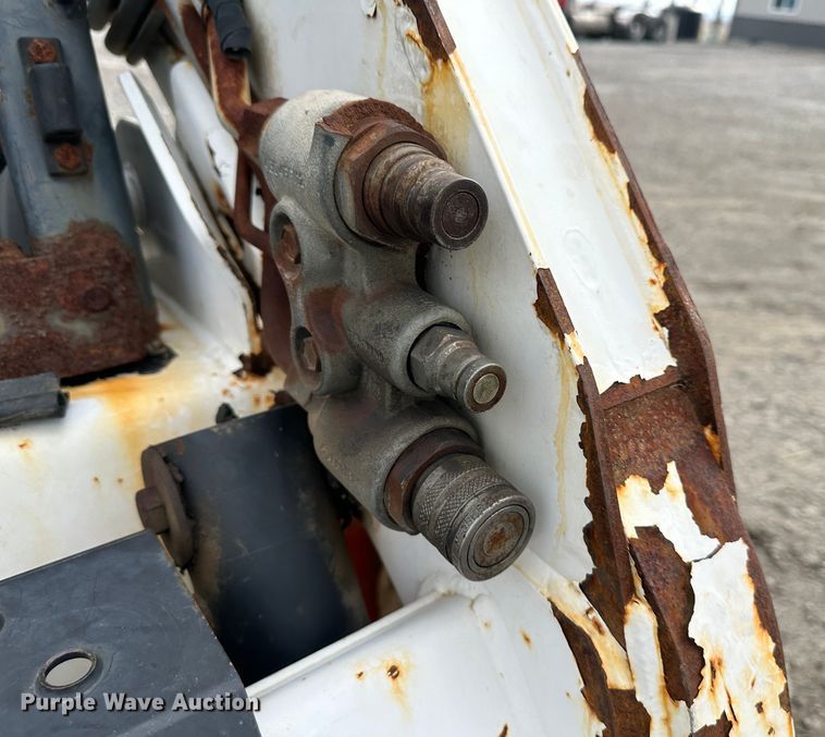 image for item DR6088 2009 Bobcat S185  skid steer loader