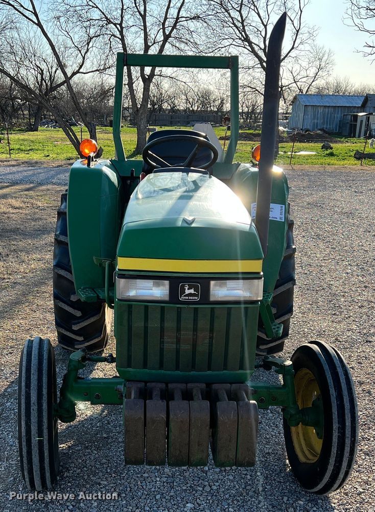 image for item DS2846 1992 John Deere 870  tractor