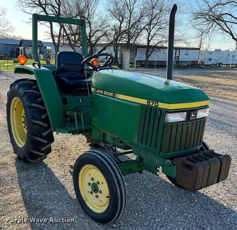 image for item DS2846 1992 John Deere 870  tractor