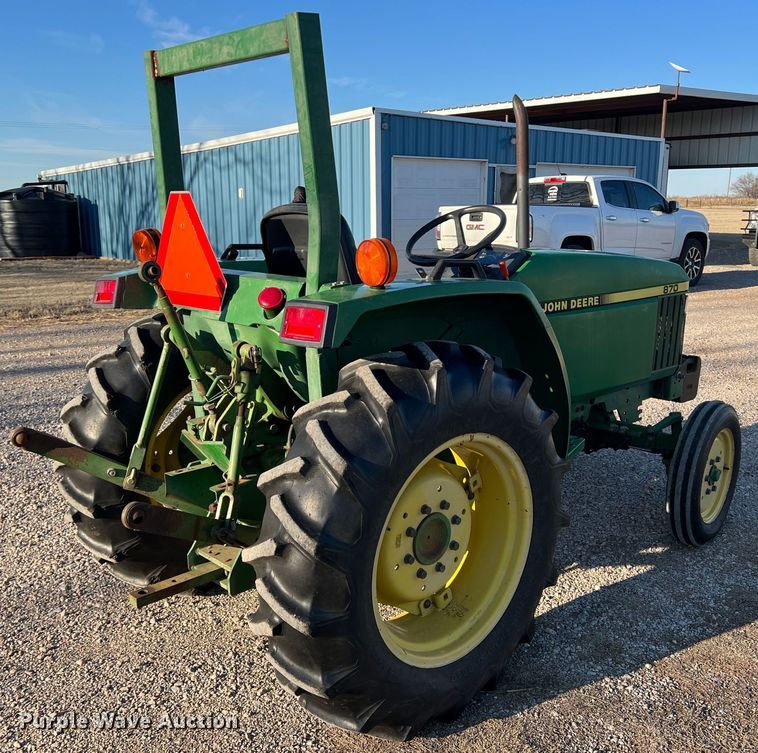 image for item DS2846 1992 John Deere 870  tractor