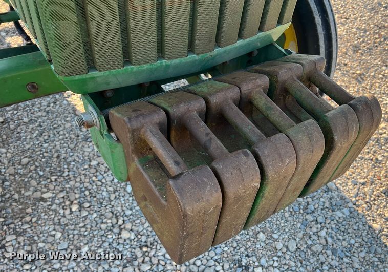 image for item DS2846 1992 John Deere 870  tractor