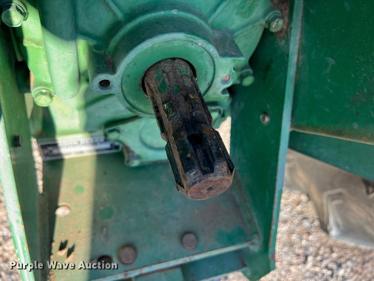 image for item DS2846 1992 John Deere 870  tractor