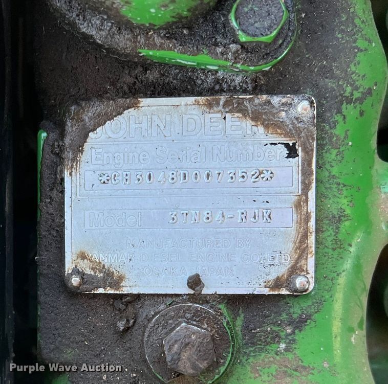 image for item DS2846 1992 John Deere 870  tractor