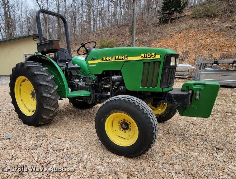 image for item HG9450 2001 John Deere 5105  tractor