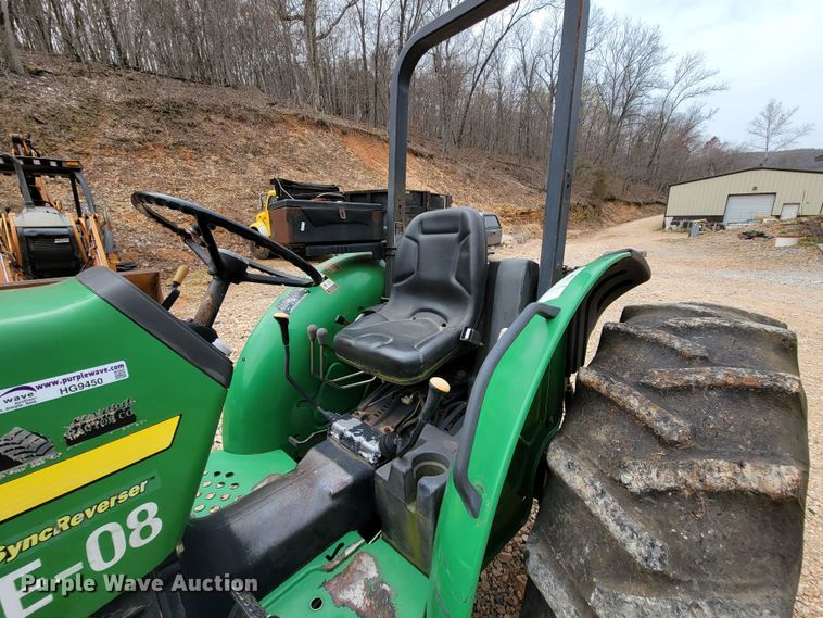 image for item HG9450 2001 John Deere 5105  tractor