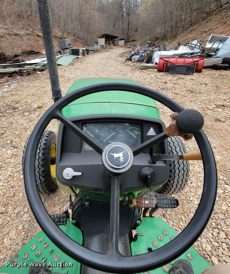 image for item HG9450 2001 John Deere 5105  tractor