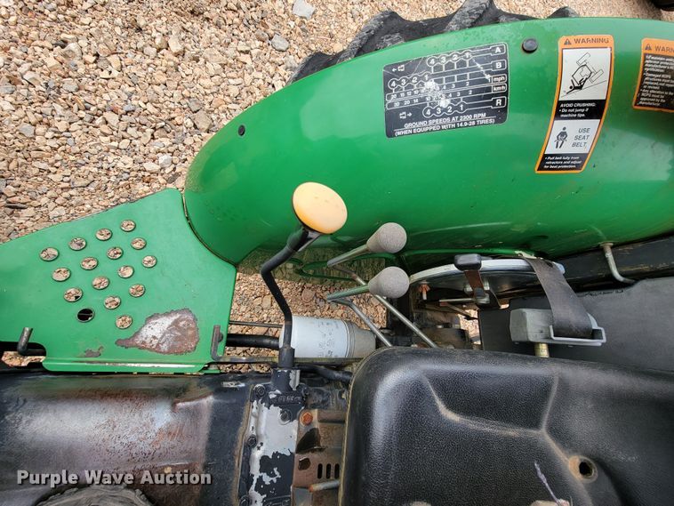 image for item HG9450 2001 John Deere 5105  tractor