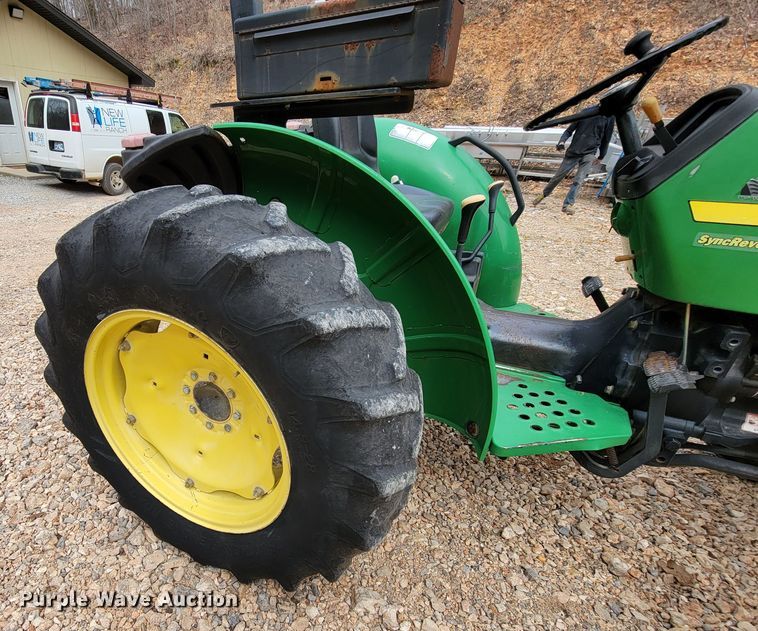 image for item HG9450 2001 John Deere 5105  tractor