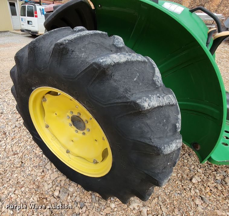 image for item HG9450 2001 John Deere 5105  tractor