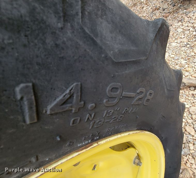 image for item HG9450 2001 John Deere 5105  tractor