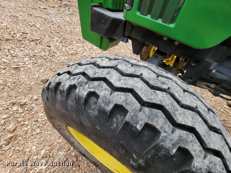 image for item HG9450 2001 John Deere 5105  tractor