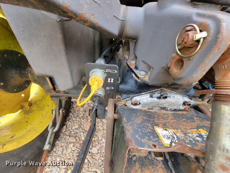 image for item HG9450 2001 John Deere 5105  tractor