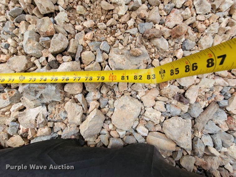 image for item HG9450 2001 John Deere 5105  tractor