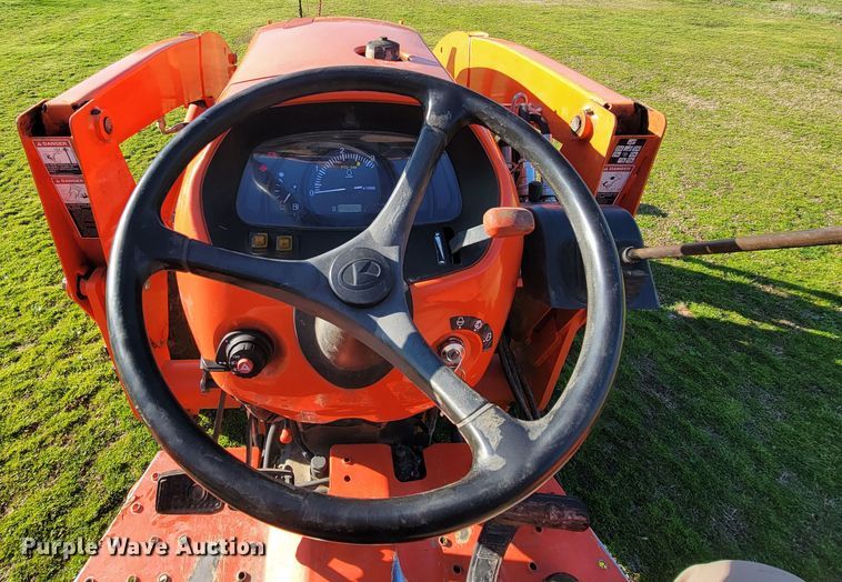 image for item HG9458 Kubota L4701D  MFWD tractor