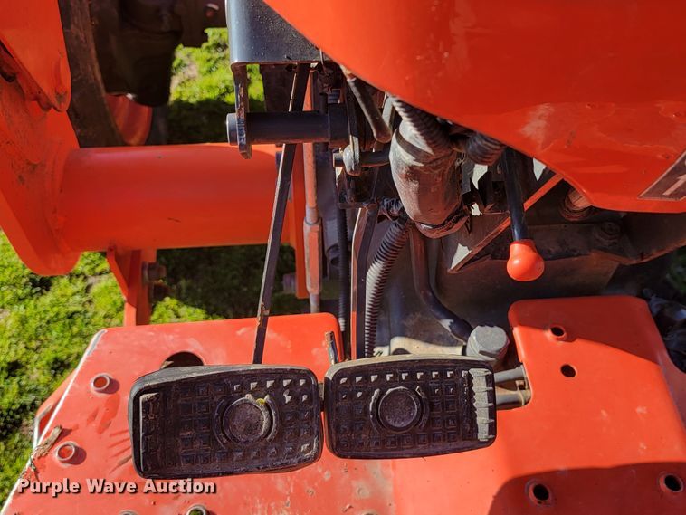 image for item HG9458 Kubota L4701D  MFWD tractor