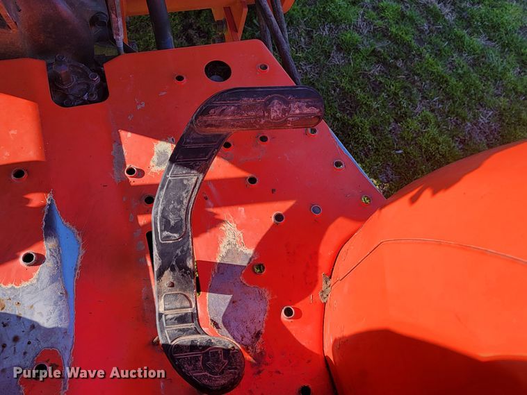 image for item HG9458 Kubota L4701D  MFWD tractor