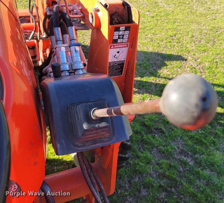 image for item HG9458 Kubota L4701D  MFWD tractor