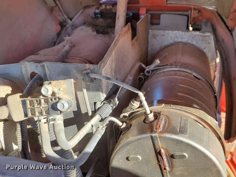 image for item HG9458 Kubota L4701D  MFWD tractor