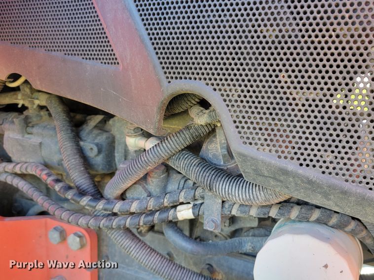 image for item HG9458 Kubota L4701D  MFWD tractor