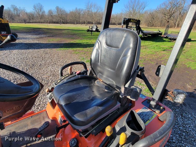 image for item HG9459 Kubota BX2660  MFWD tractor