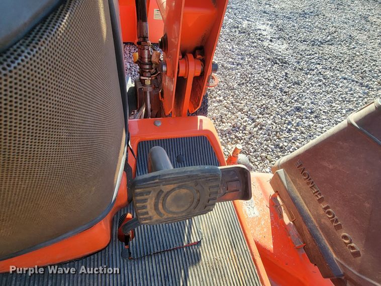 image for item HG9459 Kubota BX2660  MFWD tractor