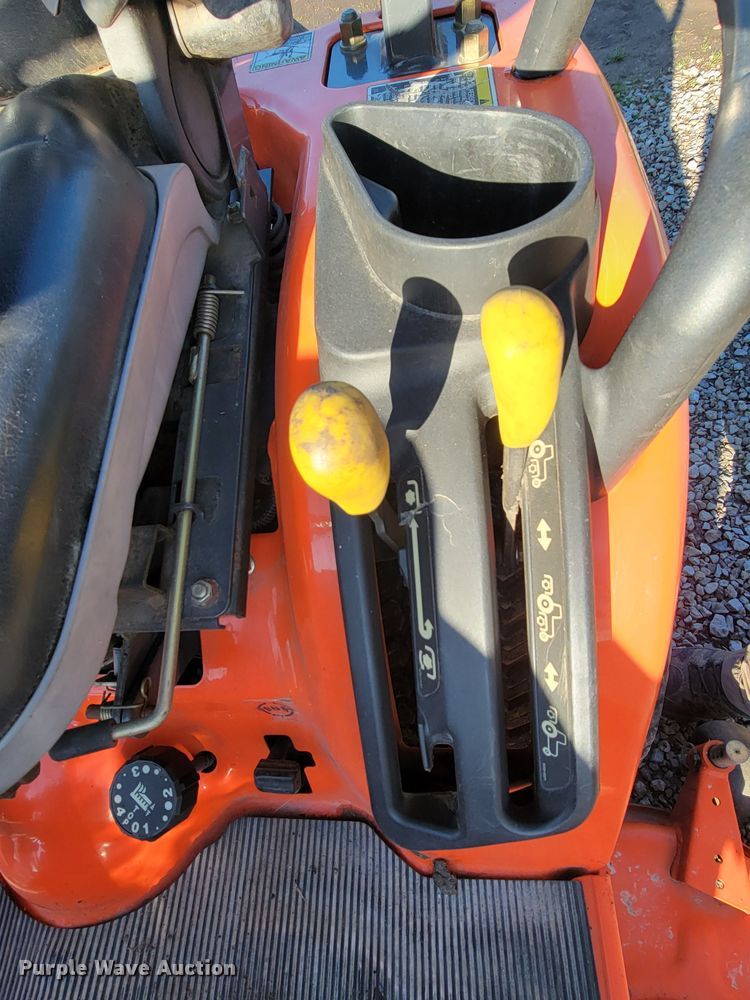 image for item HG9459 Kubota BX2660  MFWD tractor